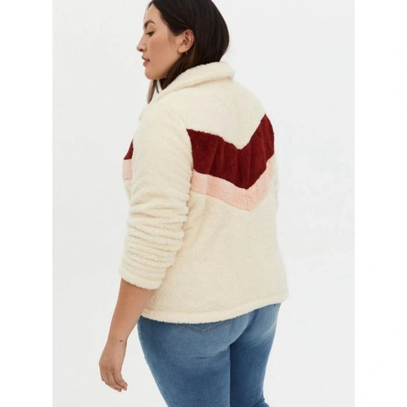 TORRID Faux Fur Sherpa Zip Up Jacket Cream Red Chevron Size 1X - Picture 3 of 16